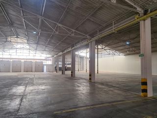 Foto 1 de BODEGA ARRIENDO AREA 1736 M2 SALOMIA