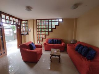 Foto 11 de casa con piscina de venta en manta zona norte ar