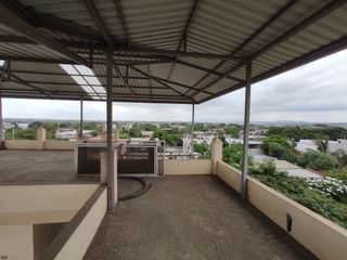Foto 5 de casa con piscina de venta en manta zona norte ar