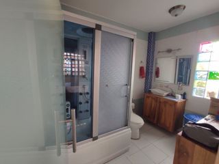 Foto 25 de casa con piscina de venta en manta zona norte ar