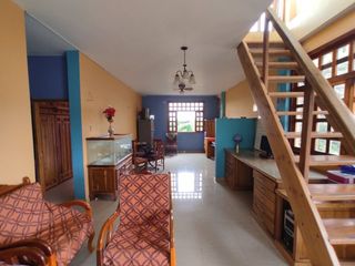 Foto 10 de casa con piscina de venta en manta zona norte ar