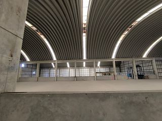 Foto 5 de Se vende inmueble comercial multiuso. Area de terreno 5000 m2. Area construida 10000 m2. Zonificacion 12