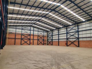 Foto 11 de ARRIENDO BODEGA 1581 M2 CONJUNTO CERRADO ARROYOHONDO YUMBO