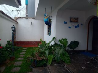 Foto 2 de Urb. El Recreo Casa de 309.48m2 ideal para Clínica o Empresa