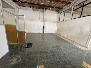 Foto 9 de bodega comercial de alquiler en manta zona norte