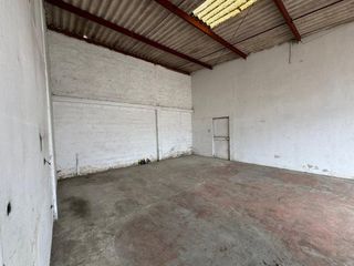 Foto 7 de bodega comercial de alquiler en manta zona norte