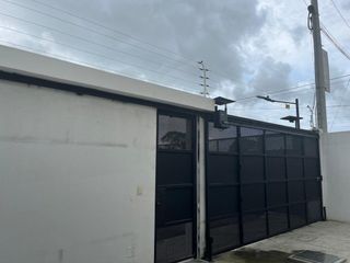 Foto 1 de casa de alquiler en manta urbanización zona sur fv