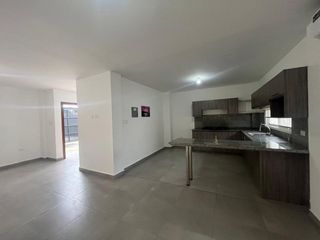 Foto 4 de casa de alquiler en manta urbanización zona sur fv