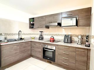 Foto 3 de Casa en venta Tumbaco, dentro de conjunto con seguridad presencial.