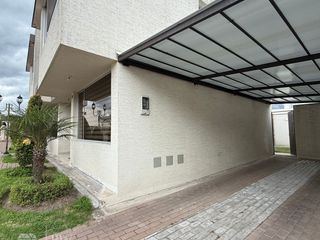 Foto 12 de Casa en venta Tumbaco, dentro de conjunto con seguridad presencial.