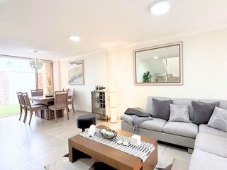 Foto 1 de Casa en venta Tumbaco, dentro de conjunto con seguridad presencial.