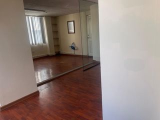 Foto 12 de Renta de Oficina de 140 m2 en la Av. América, Quito , Ecuador.