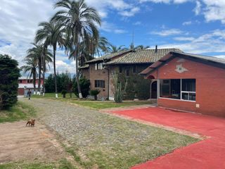 Foto 17 de HERMOSA CASA EN RENTA PARA OFICINAS O RESTAURANTE  EN PUEMBO