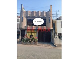Foto 6 de Se Vende Casa De 3 Pisos Con Local Comercial En Avenida Frente A Colegio Inicial, Posta Medica Y C.E