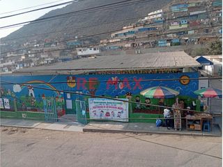 Foto 18 de Se Vende Casa De 3 Pisos Con Local Comercial En Avenida Frente A Colegio Inicial, Posta Medica Y C.E