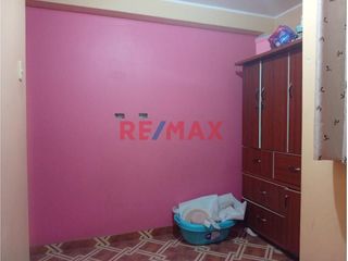 Foto 10 de Se Vende Casa De 3 Pisos Con Local Comercial En Avenida Frente A Colegio Inicial, Posta Medica Y C.E