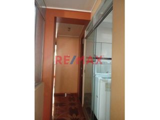 Foto 9 de Se Vende Casa De 3 Pisos Con Local Comercial En Avenida Frente A Colegio Inicial, Posta Medica Y C.E