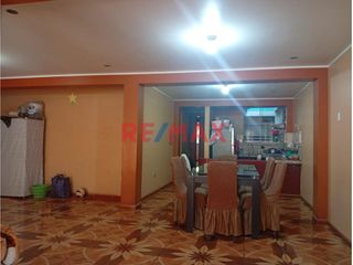Foto 4 de Se Vende Casa De 3 Pisos Con Local Comercial En Avenida Frente A Colegio Inicial, Posta Medica Y C.E