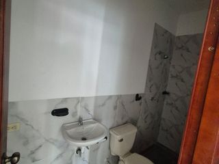 Foto 7 de Local Comercial en Alquiler en la Alborada, 1 Baño, 2 Parqueos, Norte de Guayaquil.