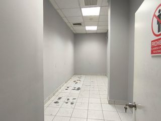 Foto 4 de Se Vende Local Comercial En Esquina En Zona Altamente Comercial De Sjl