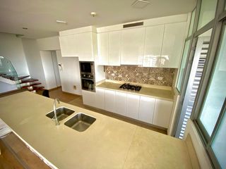 Foto 8 de Venta de Moderno Dúplex en Barranco – Vista al Mar – ¡Bajo de Precio!