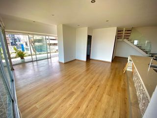 Foto 5 de Venta de Moderno Dúplex en Barranco – Vista al Mar – ¡Bajo de Precio!