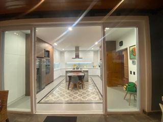 Foto 11 de Casa Moderna de 2 pisos en – Miraflores –  Urbanización San Antonio -  Zona residencial y tranquila