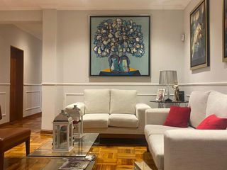 Foto 3 de Casa Moderna de 2 pisos en – Miraflores –  Urbanización San Antonio -  Zona residencial y tranquila