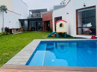 Foto 16 de Casa Moderna de 2 pisos en – Miraflores –  Urbanización San Antonio -  Zona residencial y tranquila