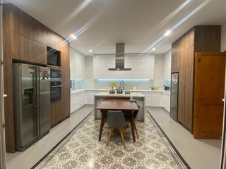 Foto 13 de Casa Moderna de 2 pisos en – Miraflores –  Urbanización San Antonio -  Zona residencial y tranquila