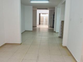 Foto 2 de LOCAL COMERCIAL ARRIENDO  AREA 400 M2 COLSEGUROS VIA PRINCIPAL