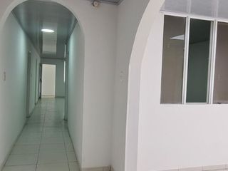 Foto 39 de LOCAL COMERCIAL ARRIENDO  AREA 400 M2 COLSEGUROS VIA PRINCIPAL