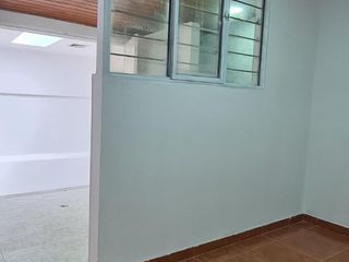 Foto 36 de LOCAL COMERCIAL ARRIENDO  AREA 400 M2 COLSEGUROS VIA PRINCIPAL