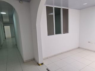 Foto 38 de LOCAL COMERCIAL ARRIENDO  AREA 400 M2 COLSEGUROS VIA PRINCIPAL