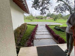 Foto 3 de Venta espectacular Quinta con casa estilo Londono en 14,500 m2 en Puembo