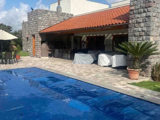Foto 1 de Venta espectacular Quinta con casa estilo Londono en 14,500 m2 en Puembo