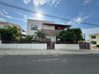 Foto 1 de casa de venta en manta zona sur G/R