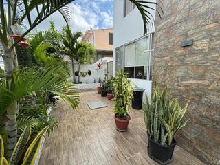 Foto 3 de casa de venta en manta zona sur G/R