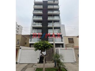 Foto 1 de Alquiler De Departamento En Surquillo – Murray 135 Amplio, Luminoso Y Bien Ubicado Cerca A La Av. Angamos Y Av. Principal Zona Tranquila Y Segura