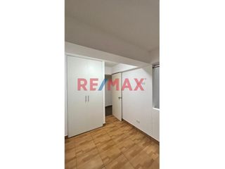Foto 6 de Alquiler De Departamento En Surquillo – Murray 135 Amplio, Luminoso Y Bien Ubicado Cerca A La Av. Angamos Y Av. Principal Zona Tranquila Y Segura
