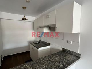 Foto 10 de Alquiler De Departamento En Surquillo – Murray 135 Amplio, Luminoso Y Bien Ubicado Cerca A La Av. Angamos Y Av. Principal Zona Tranquila Y Segura