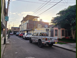 Foto 10 de SE VENDE CASA DE 1 PISO DE 75M2 EN URB. SOL DE ICA DE LOS PORTALES - II ETAPA