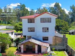 Foto 1 de 🏡 Casa de 3 pisos en VENTA en San Juan de Conocoto – 5 habitaciones – 372 m² – Conjunto privado