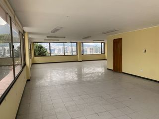 Foto 1 de Oficina de arriendo sector la mariscal con espectacular vista