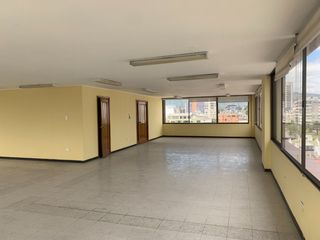 Foto 4 de Oficina de arriendo sector la mariscal con espectacular vista