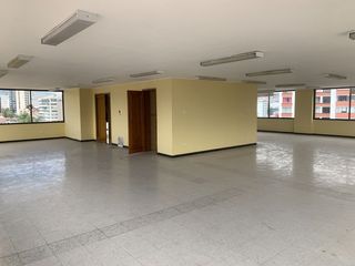 Foto 6 de Oficina de arriendo sector la mariscal con espectacular vista