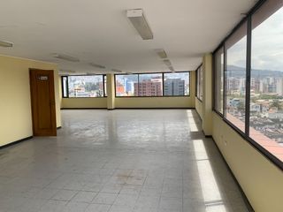 Foto 7 de Oficina de arriendo sector la mariscal con espectacular vista