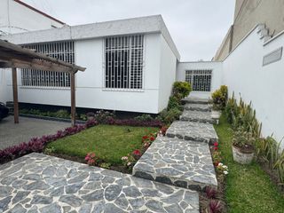 Foto 1 de Alquiler de Casa Residencial en El Corazón de San Isidro