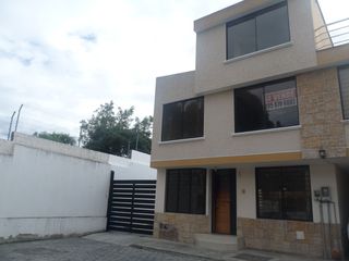 Foto 1 de Casa venta en Pomasqui