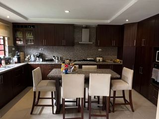 Foto 5 de Venta de Casa en Cuenca, Sector Ricaurte cerca a la Mega Tienda del Sur